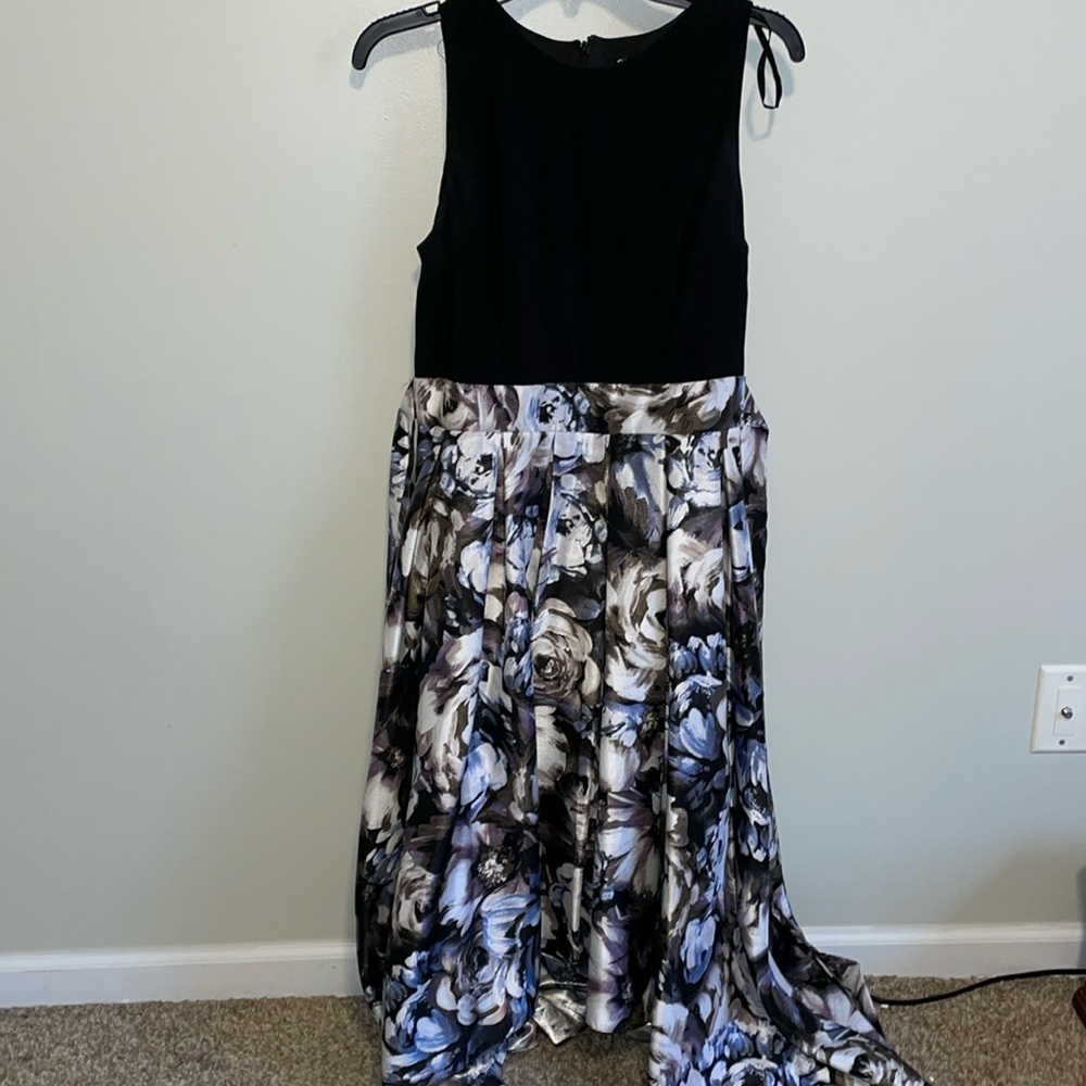 Semi-formal dress. Perfect for dances, weddings, ceremonies! Like new!